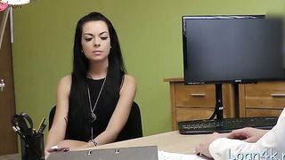 Dazzling hottie gets filled up to an edge