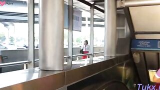 Voracious Bee blows lever and bounces it