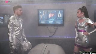 Space captain anal fucking a trans alien