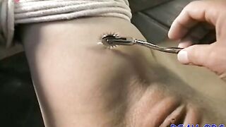 Skilled floozy gets herself off