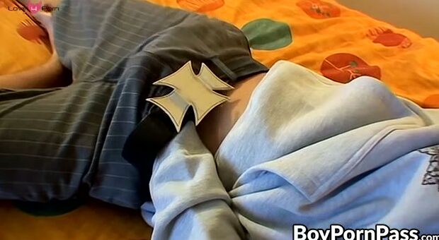 Fit tattooed homo comes in buckets after solo play