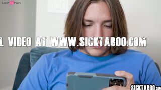 Big ass blonde River Lynn sucks dick