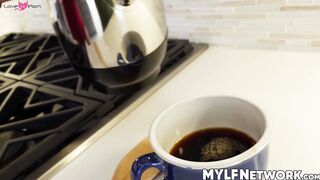 Muscular robber Johnny Castle hit hard the creamy pussy of busty housewife Phoenix Ma