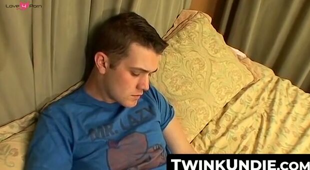 TwinkUndie.com - Jock's intense panty masturbation and creamy explosion