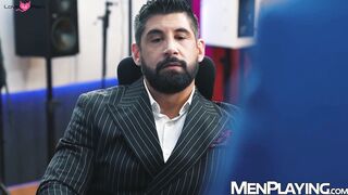 Suited muscle hunks Justin Jett and OnlyMatt breed after rimming