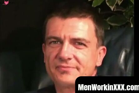 MenWorkinXXX.com - Handsome mature dude jerks off and covers his hands in hot cum