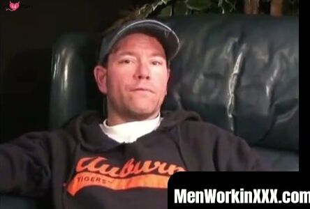 MenWorkinXXX.com - Mature stud jerks off until his load bursts out forcefully