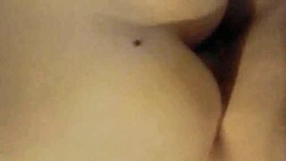 Elle se fait enculer et arroser la face