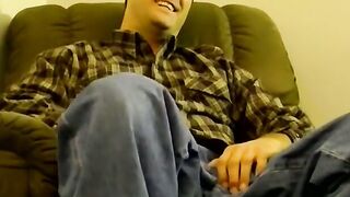 JoeSchmoeXXX.com - Experienced guy sucks his friend off and makes him explode