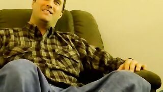 JoeSchmoeXXX.com - Experienced guy sucks his friend off and makes him explode