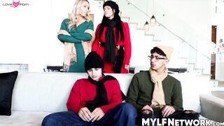 Mona Azar and Bunny Madison leave their worries and do swapping
