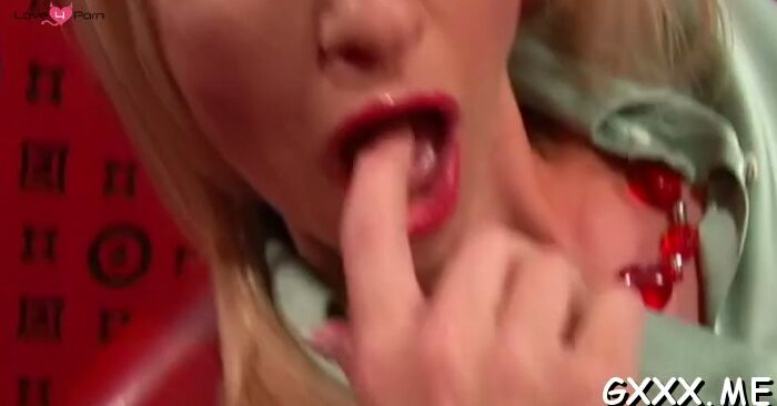 Toes licked, pussy fingered