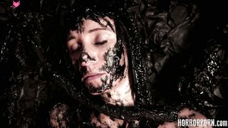 HORROR PORN: Hell Hoes