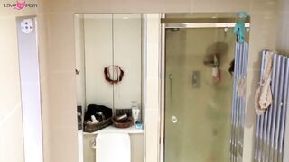Gorgeous showering stepsister 22 (hidden cam)