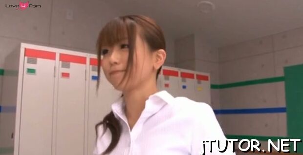 Sultry idol Saki Ninomiya enjoys facials after sex