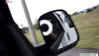 izi blu spreading pussy for cash_1