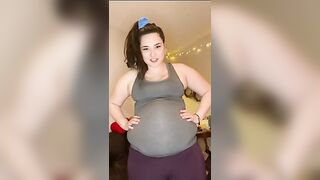 Jiggly Belly Chubby cunt with mouth