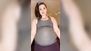 Jiggly Belly Chubby cunt with mouth