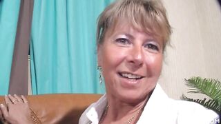 Chesty older bimbo ride dick inside three-way