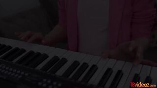 18videoz - Music lesson anal with tutor Bella Gray