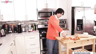 katrina colt millie morgan two friends celebrate thanksgiving with horny stepsons_1