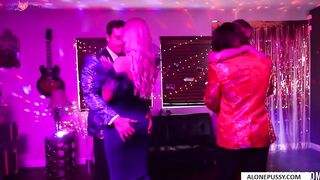 khloe kingsley stella luxx prom queens_1
