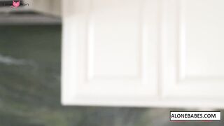 blake blossom busty blonde bombshell_1