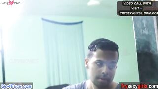 Late Night Nahate Hue Dekha Sexy padosan Ladki ko aur Bhaiya ne raat mein jakar Bathr