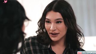 Busty tgirl Andylynn Payne fucks client
