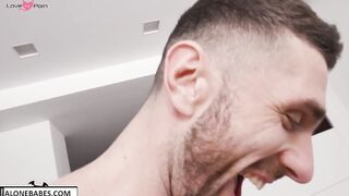 mia trejsi super sexy babe enjoys big dick_1