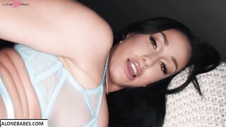 "Curvaceous MILF Jennifer White's Passionate Encounter With A Huge Dick"