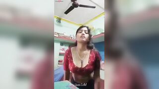 Beautifull newly weds bhabhi showing boobs to her old lover mms viral