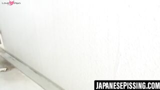 Japanese schoolgirls in uniform find spot and pee themselves