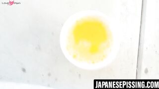 Japanese schoolgirls in uniform find spot and pee themselves