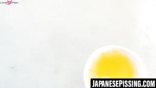 Japanese schoolgirls in uniform find spot and pee themselves