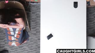 Good looking thief rides cop dick for freedom