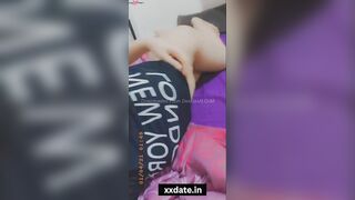 Big ass desi Mumbai girl showing her boobs n juicy pussy nude viral xxx