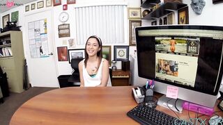 Frisky Jaye Summers enjoys taco hammering