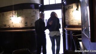 Bro picks up huge boobs older older into the bar