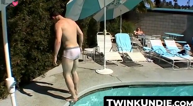 TwinkUndie.com - Zack Randall gives Mike Roberts a teasy underwater handjob by the po