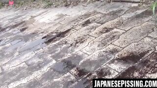 Embarrassed Japanese babes caught peeing