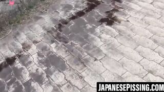 Embarrassed Japanese babes caught peeing