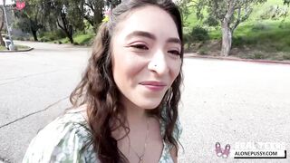 amber summer plays in public and gets a creampie