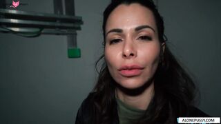 jessy jey in let me help you out