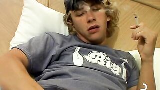 Hot smoke and suck action with seductive cute twink