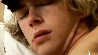 Hot smoke and suck action with seductive cute twink