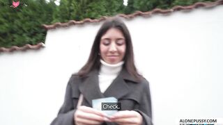 petite house cleaner loves to suck