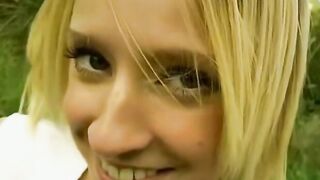 Girl Next Door Loves Her Vibrator - Leslie HD (Mature Amateur)