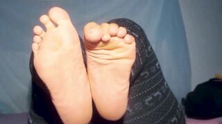 African mom showing off you with her great foot
