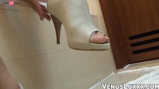 Thai Trans Alice Strokes her meat and plays with toys in the bathroom